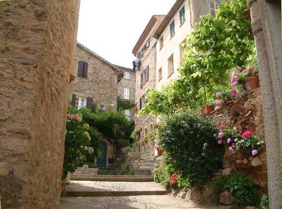 place de Auribeau