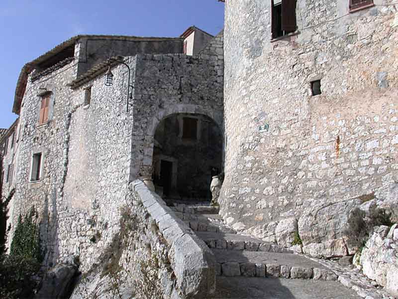 Ancienne porte fortifie!