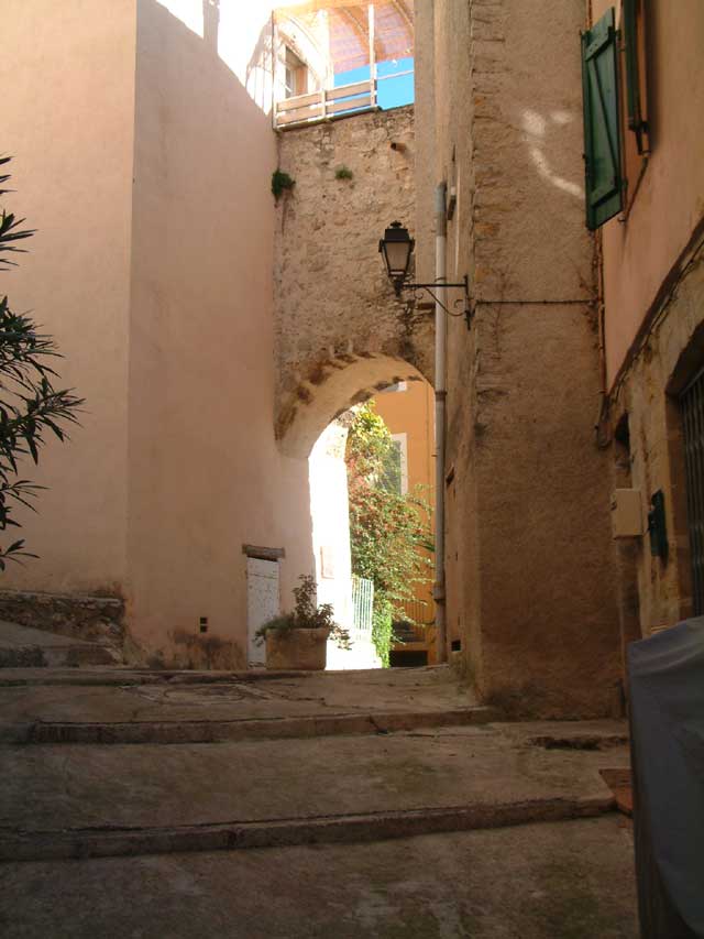 Ancien portail de la ville 