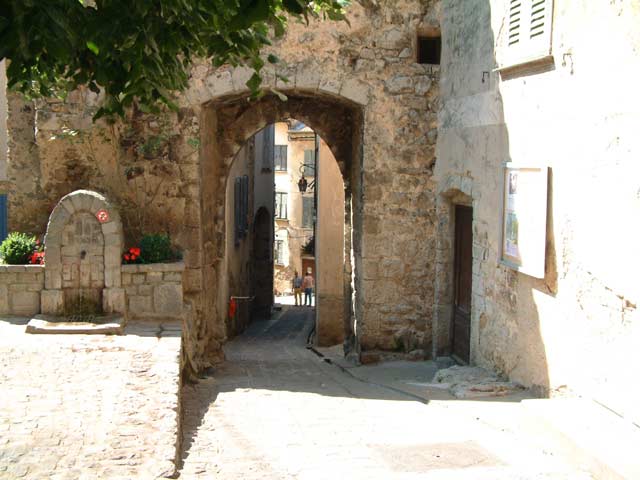 Porte de la maison du Portal