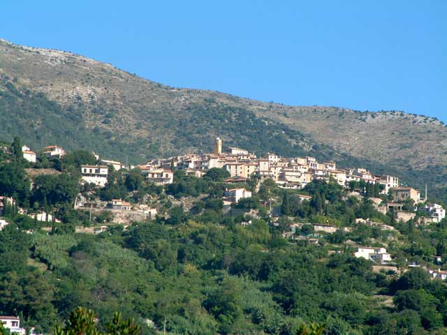Gattieres vue de la RN 202