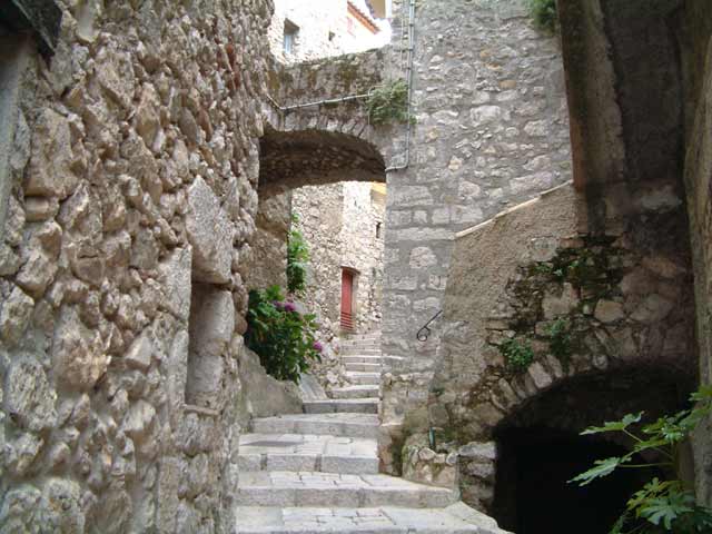 Ruelle montant vers l'glise