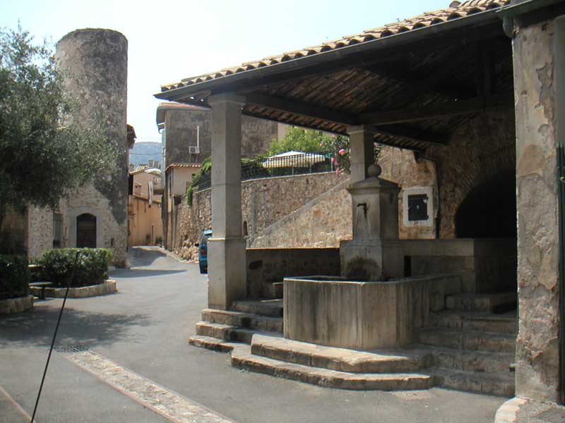 La fontaine et le lavoir