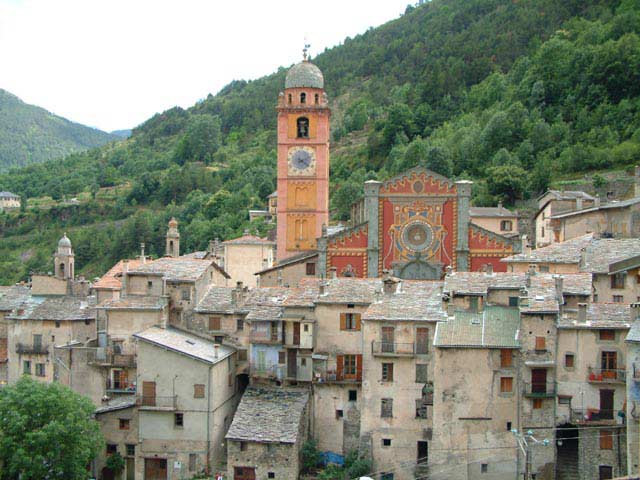 Collgiale et toits des maisons en lauze