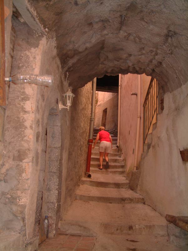 Pour monter au village