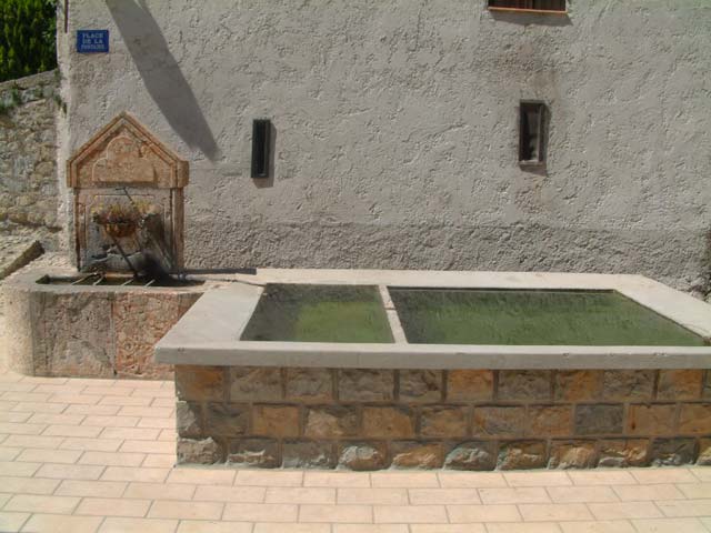 La fontaine et le lavoir(1892)