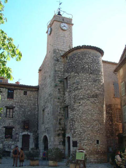 La porte d'entre du donjon